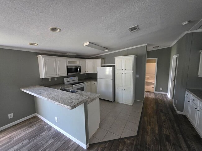 Photo - 20 Glen Cove Ct