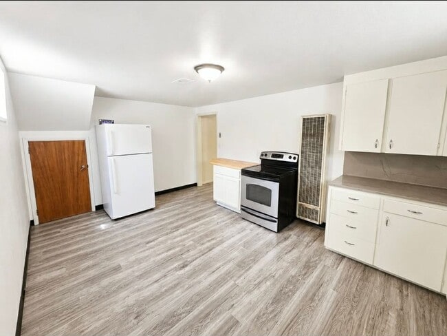 Photo - 505 13th Ave