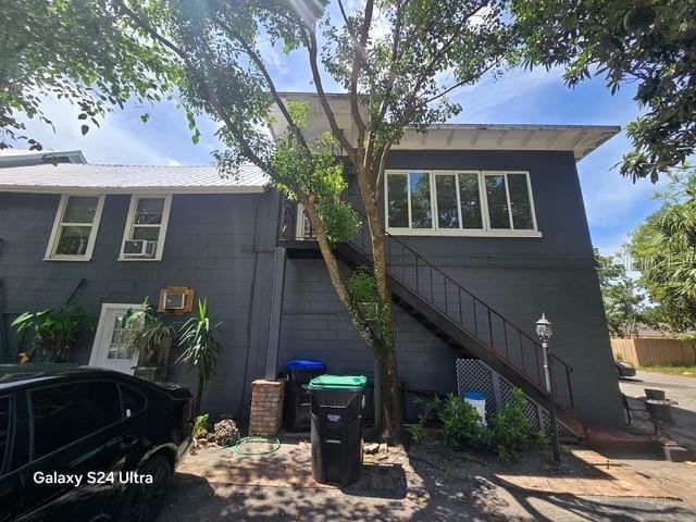 Building Photo - 7306 Earlwood Ave Unit 5