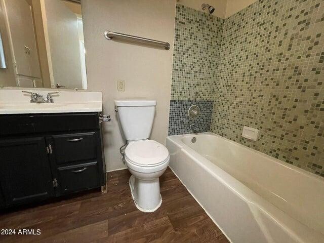 Photo - 4750 N Central Ave Unidad 4S