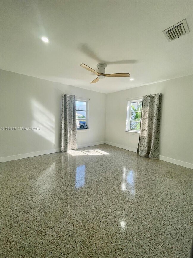 Photo - 1329 NE 16th Ave