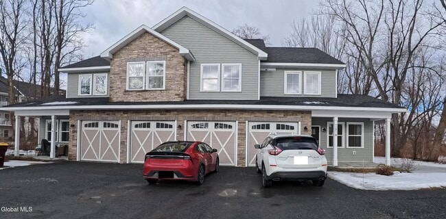 Building Photo - 745 Watervliet Shaker Rd