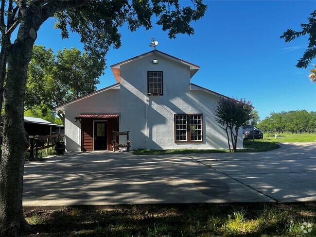 Building Photo - 2756 Farm to Market 517 Rd W Rental