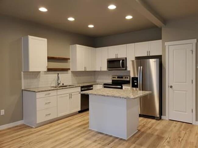 Photo - 3 Bedroom 2.5 Bath in Tumwater