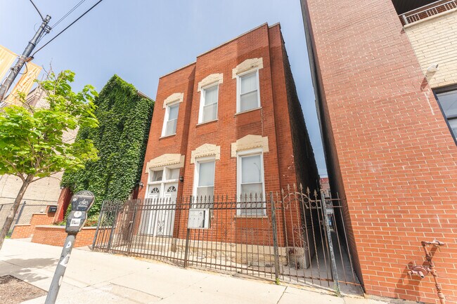 Photo - 2146 W Chicago Ave Apartment Unit 2R