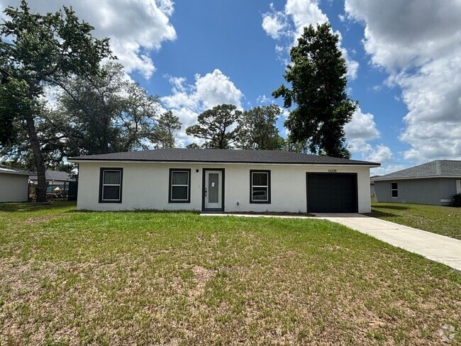 Building Photo - LIKE NEW DESIGNER HOME 3/2 READY FOR NEW F...