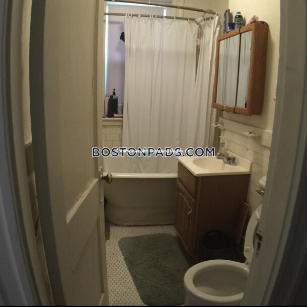 Building Photo - 1175 Boylston St Unit 18