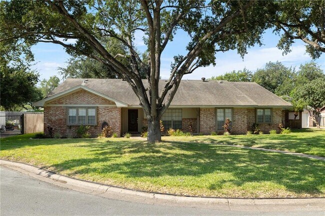 Building Photo - 136 E Harvey Dr Rental