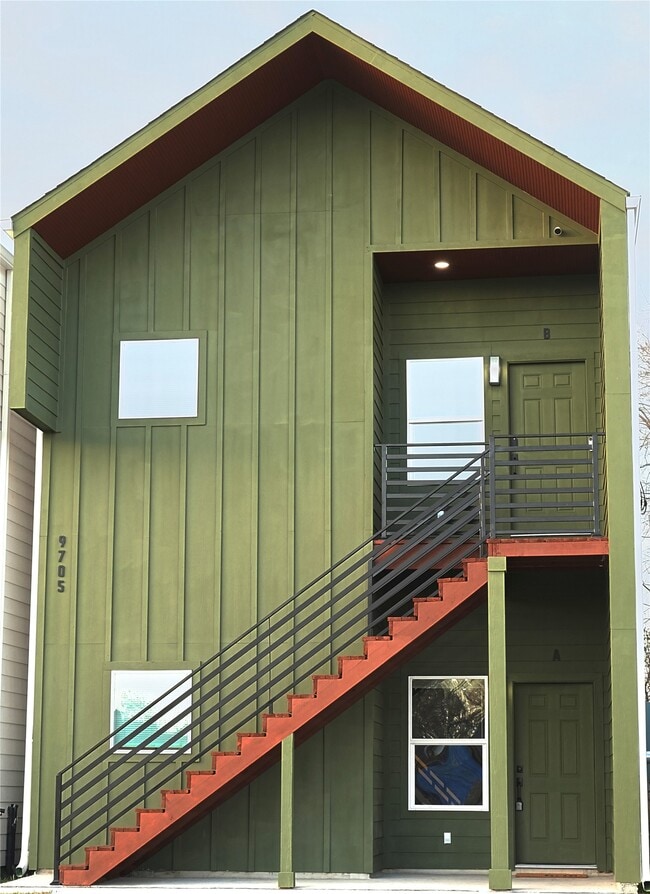 Building Photo - 9705 Garcroft St