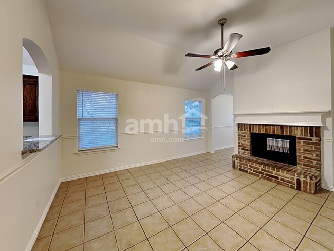 Photo - 87 Elmwood Trail