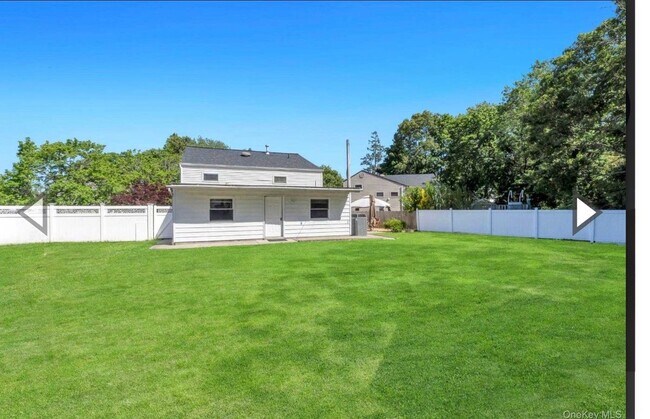 22 Wagon Ln E Unit Back apartment