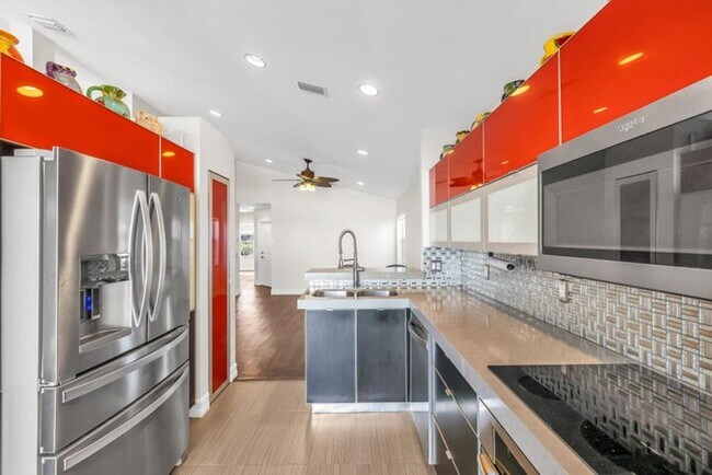 Photo - 1015 Thistle Creek Ct