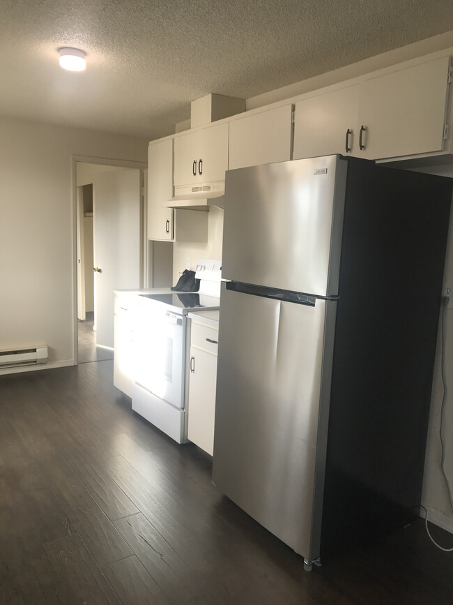 Kitchen - 6623 S Monroe St Townhome