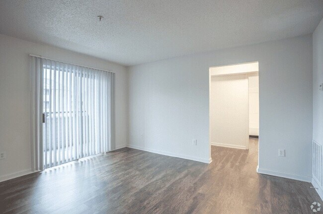 Photo - 100 Marshview Dr Unit #100