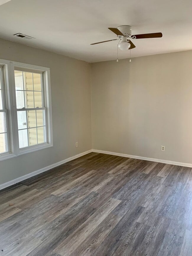 Photo - Promise Land Historic Walking District Downtown Morehead City! Charming 4 bedroom 1 1/2 bath Home...