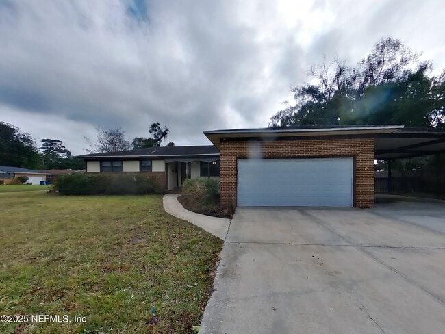 Building Photo - 8588 Lamanto Ave N