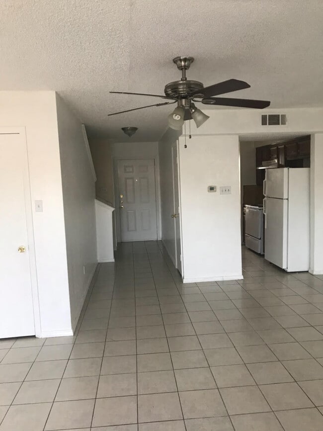 Photo - 2742 St George Pl