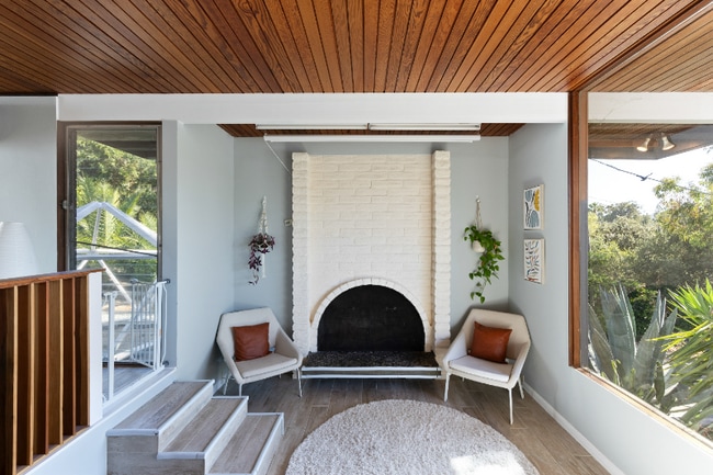 1548 W Via Rancho Pkwy