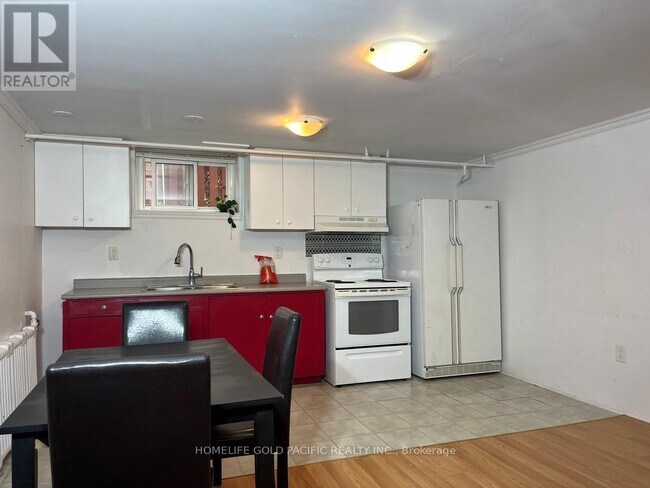 Photo - 244 Maxwell St