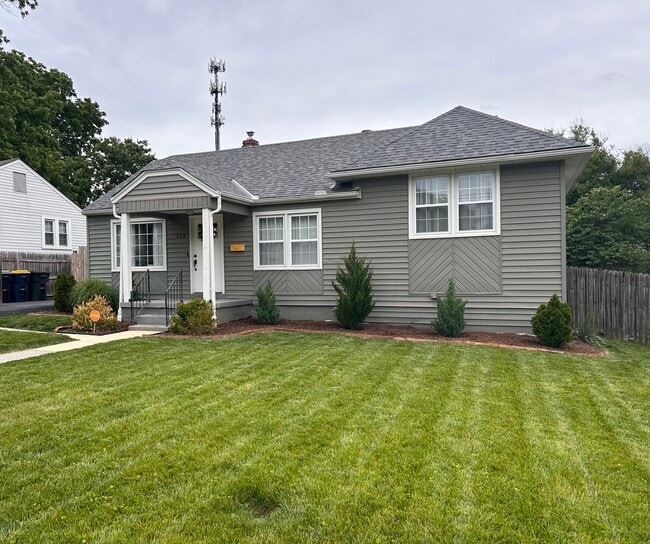 Photo - 222 W 81st St