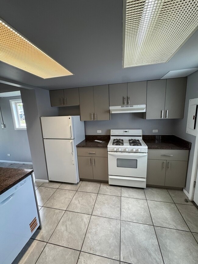 Photo - 420 Meadow Green Ln