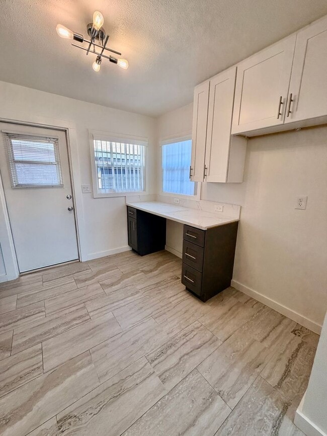 Photo - Remodeled 1 Bedroom Unit in Orange Unidad 1471