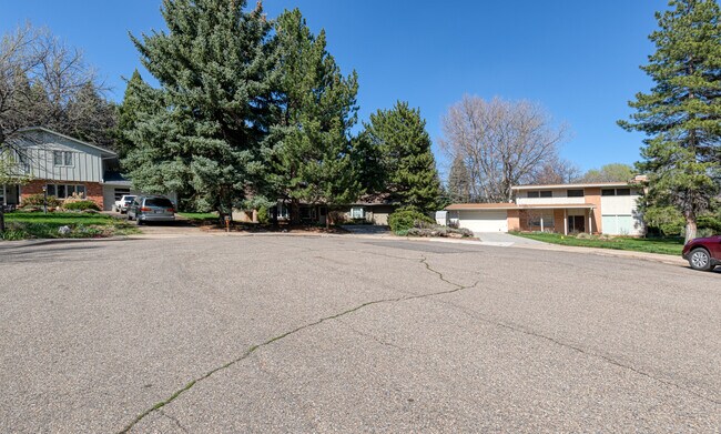 Photo - 565 Jack Pine Ct