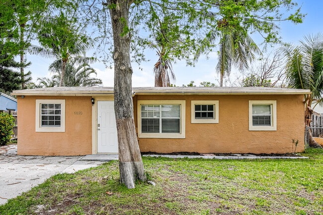 Building Photo - 6020 NE 3rd Terrace