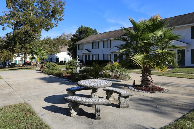 Arbor Green Apartments