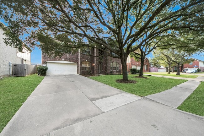 Photo - 2423 Waterwood Dr