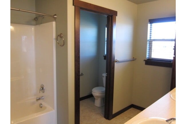 Photo - 1906 Leeward Ct