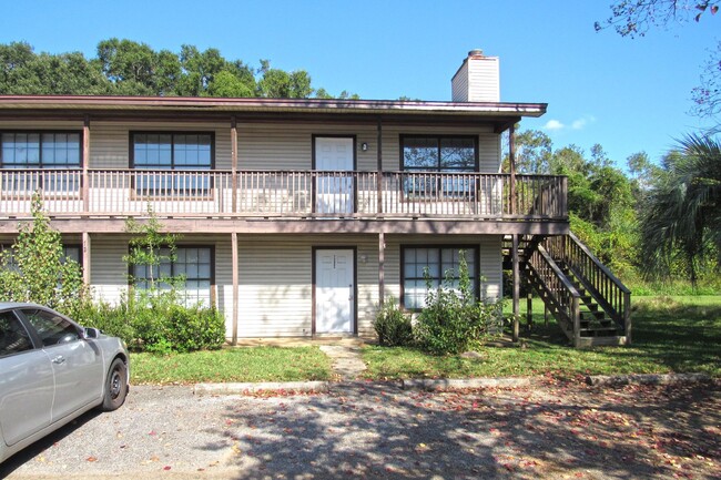 Upstairs 2BR/1BA Apartment Off 9 Mile Rd –... - Upstairs 2BR/1BA Apartment Off 9 Mile Rd –... Unit D