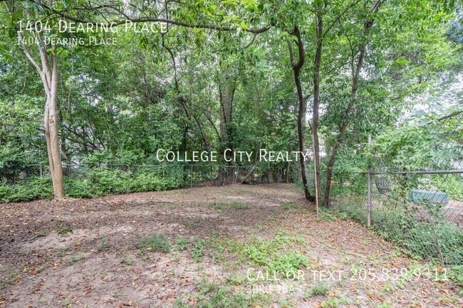 Building Photo - 1404 Dearing Pl