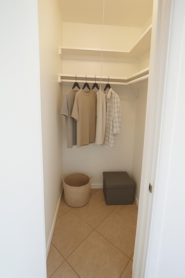 Photo - 1960 St Unit 12