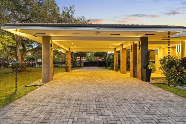 Photo - 9040 SW 110th Ave