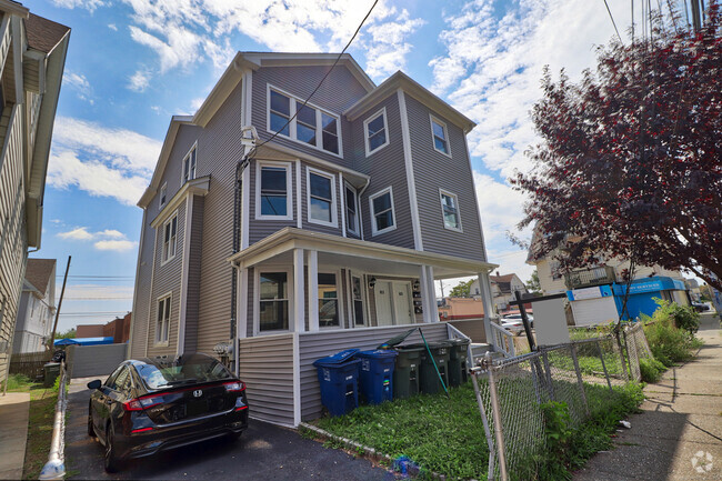 Building Photo - 823 Capitol Ave Unit 2 Rental