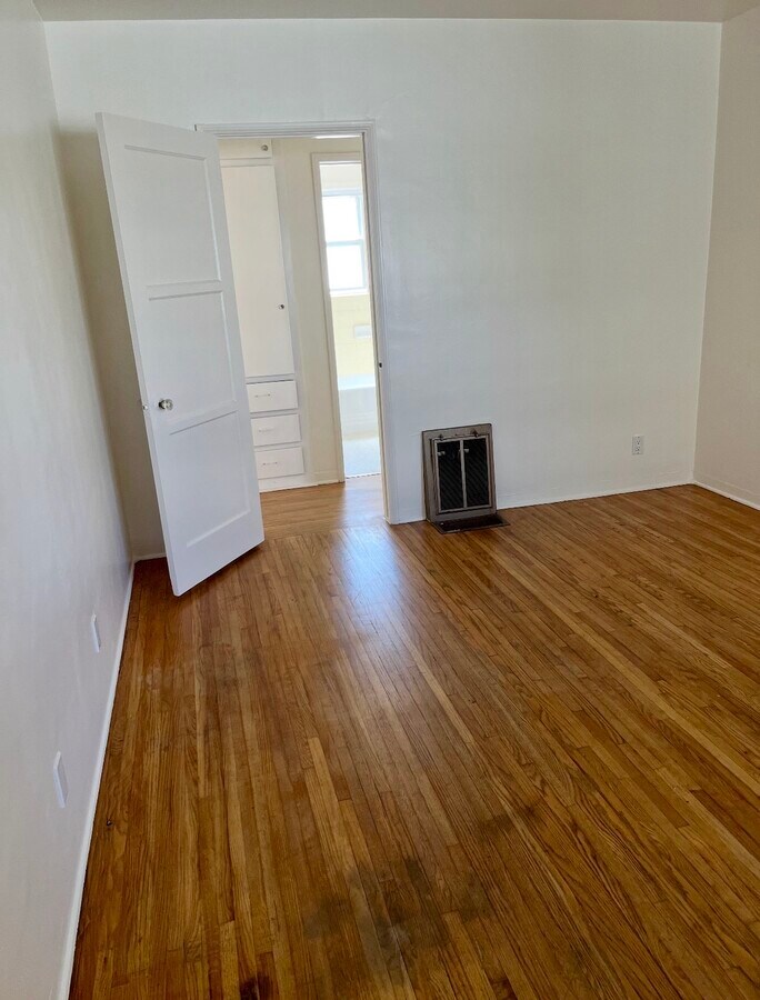 Photo - 918 S Averill Ave Unidad 918