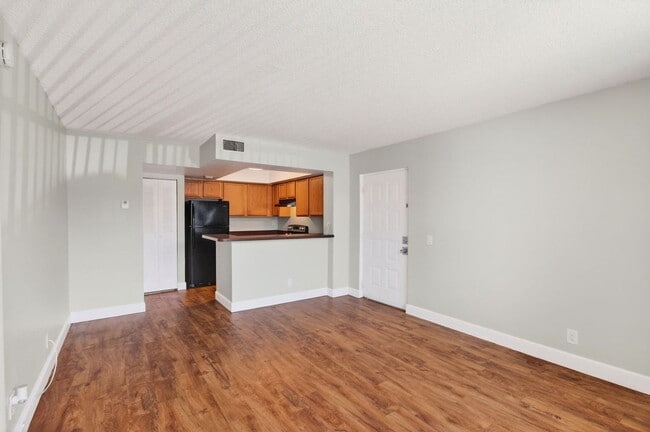 Photo - ONE BEDROOM ONE BATHROOM!! WATERFRONT COMMUNITY! Unit 110