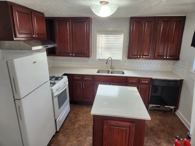 Photo - 1182 Navasota St