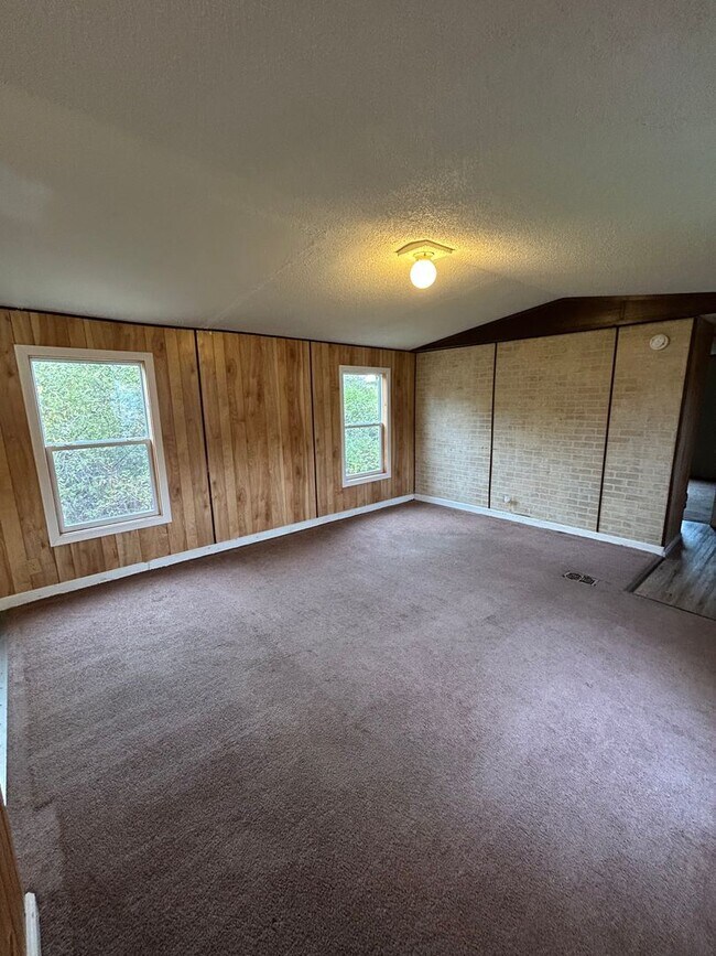 Photo - 24 Booker Ln