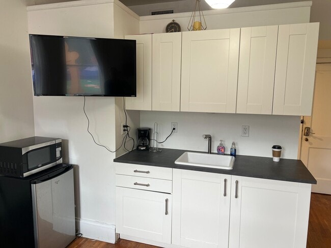 Photo - 108 2nd St NE