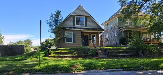 Building Photo - 3221 Mitchell Ave Rental