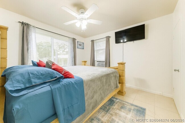 1935 Taylor St Unidad 2