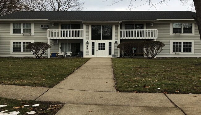 Building Photo - 158 Meadowwood Ln Unit #158