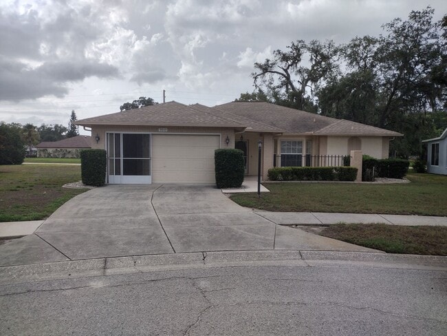 Photo - 2 bedroom 2 bathroom Large House for rent ...