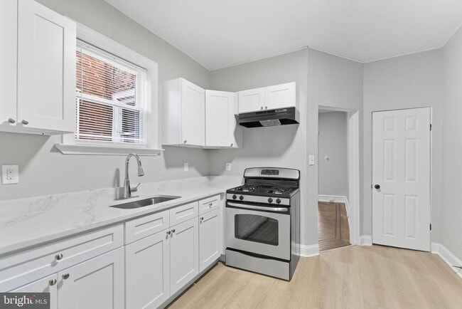 Photo - 6433 Vine St