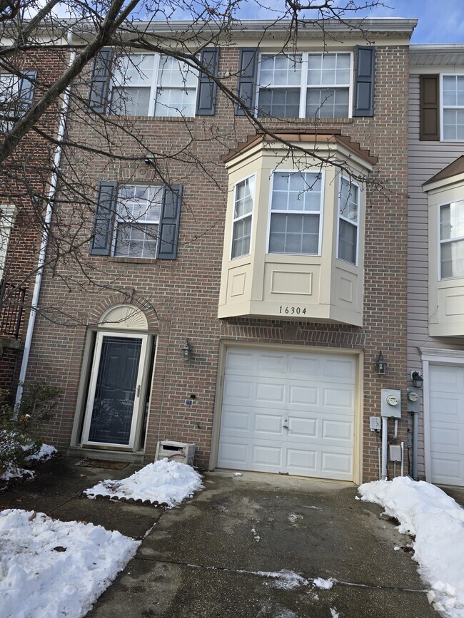 FRONTAL VIEW - 16304 Elkhorn Ln Rental