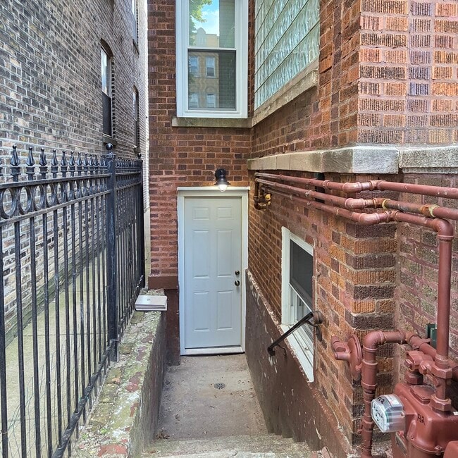 Photo - 2637 W Winona St Unit B