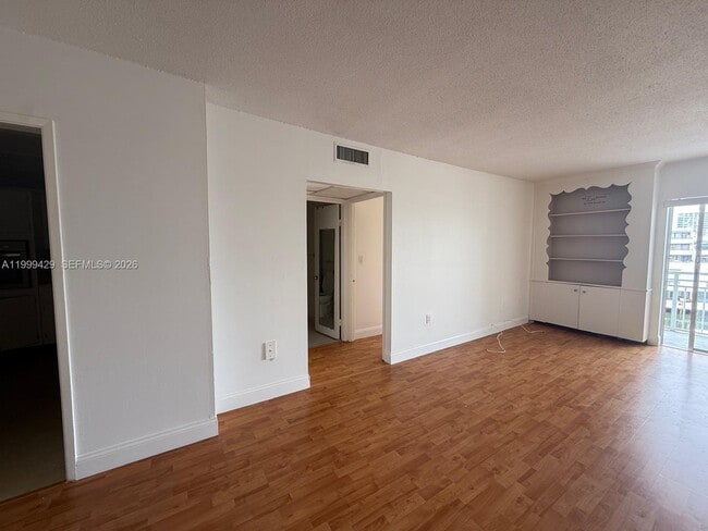 Photo - 400 Kings Point Dr Unit 527