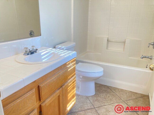 Photo - Comfortable 2BD/2BA Home in Bakersfield's Desirable 93312 — Fully Equipped!
